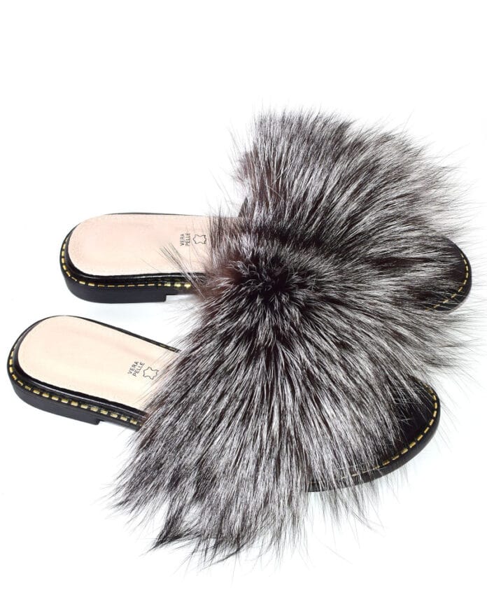 luksusowe-damskie-klapki-skorzane-z-futrem-lisa-srebrny