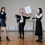 Jak usunąć plamy z oleju silnikowego, smaru i ropy ze skórzanych butów roboczych?